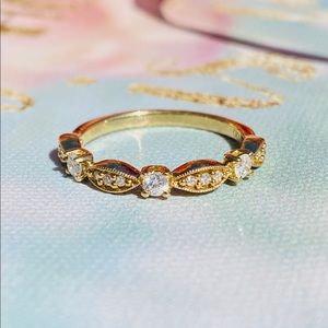 SOLD!10k yellow gold 1/4ct round diamond band ring